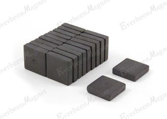 China Rectangle Ferrite Block Magnet 19 * 19 * 5 , Ferrite Ceramic Magnets For Motors supplier